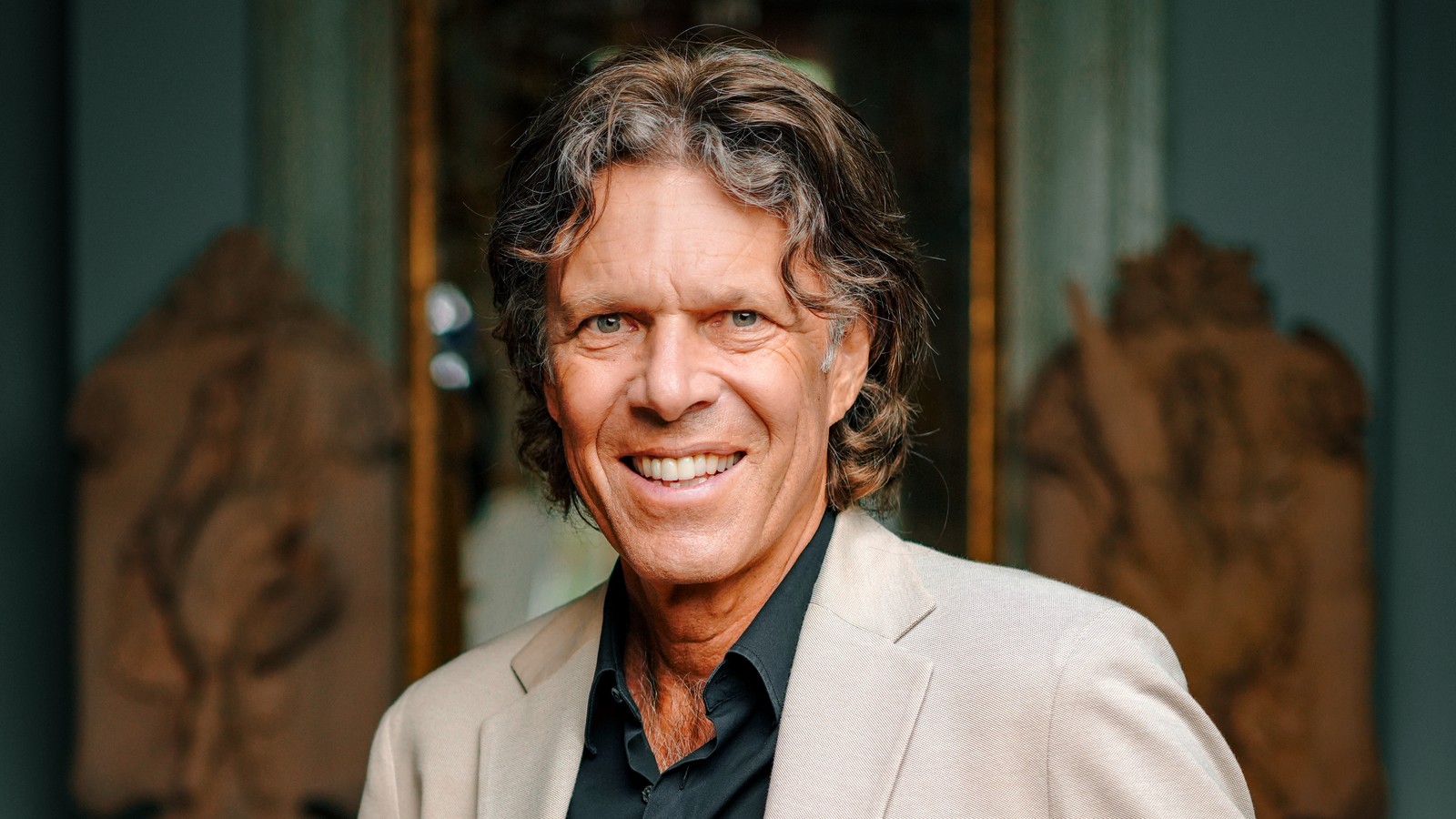 "Die Verräter"-Star Urs Meier: Darum ging die Schiedsrichter-Legende ins Reality-TV 61 Urs Meier