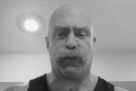 „The Butcher“ wurde nur 48 Jahre alt: Wrestler bricht im Kampf zusammen und stirbt 62 „The Butcher“ wurde nur 48 Jahre alt: Wrestler bricht im Kampf zusammen und stirbt