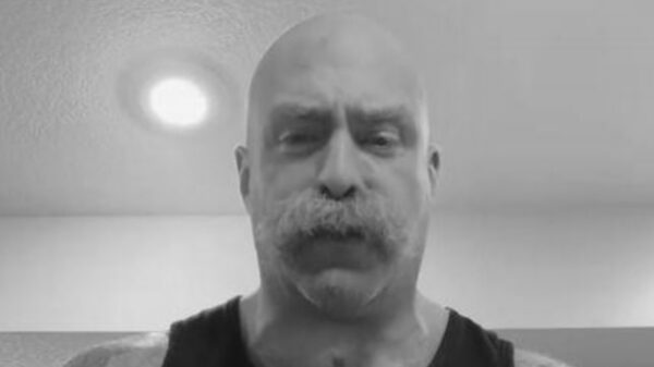 „The Butcher“ wurde nur 48 Jahre alt: Wrestler bricht im Kampf zusammen und stirbt 51 Andy Williams