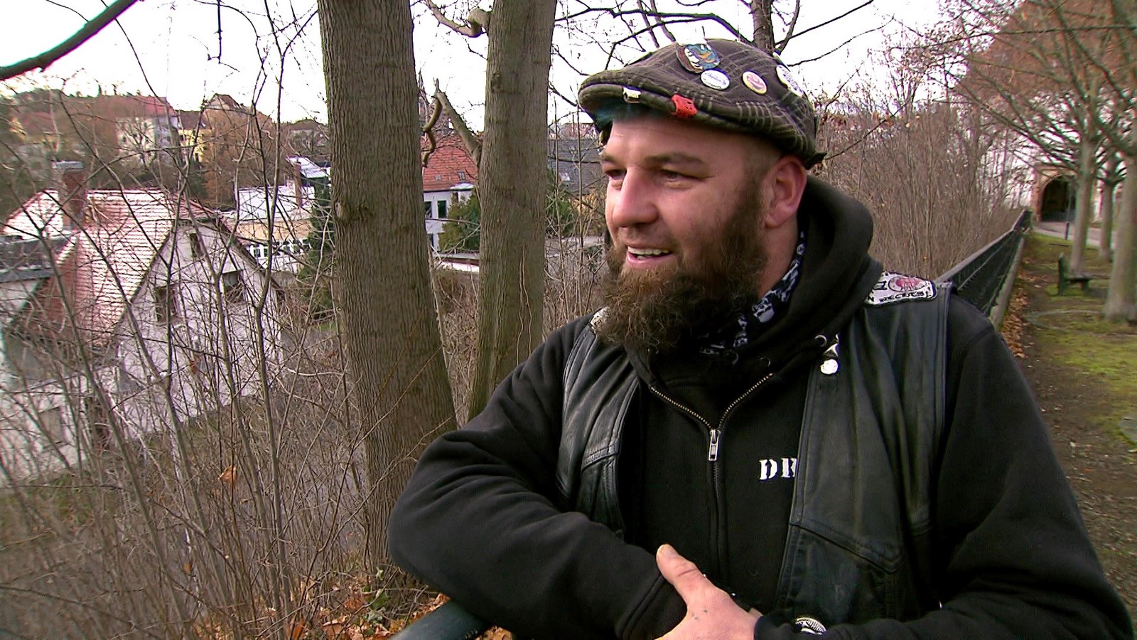"Hartz Rot Gold": Bürgergeld-Empfänger Paddy bezieht Haus für 720 Euro Miete 61 Paddy aus "Hartz Rot Gold"