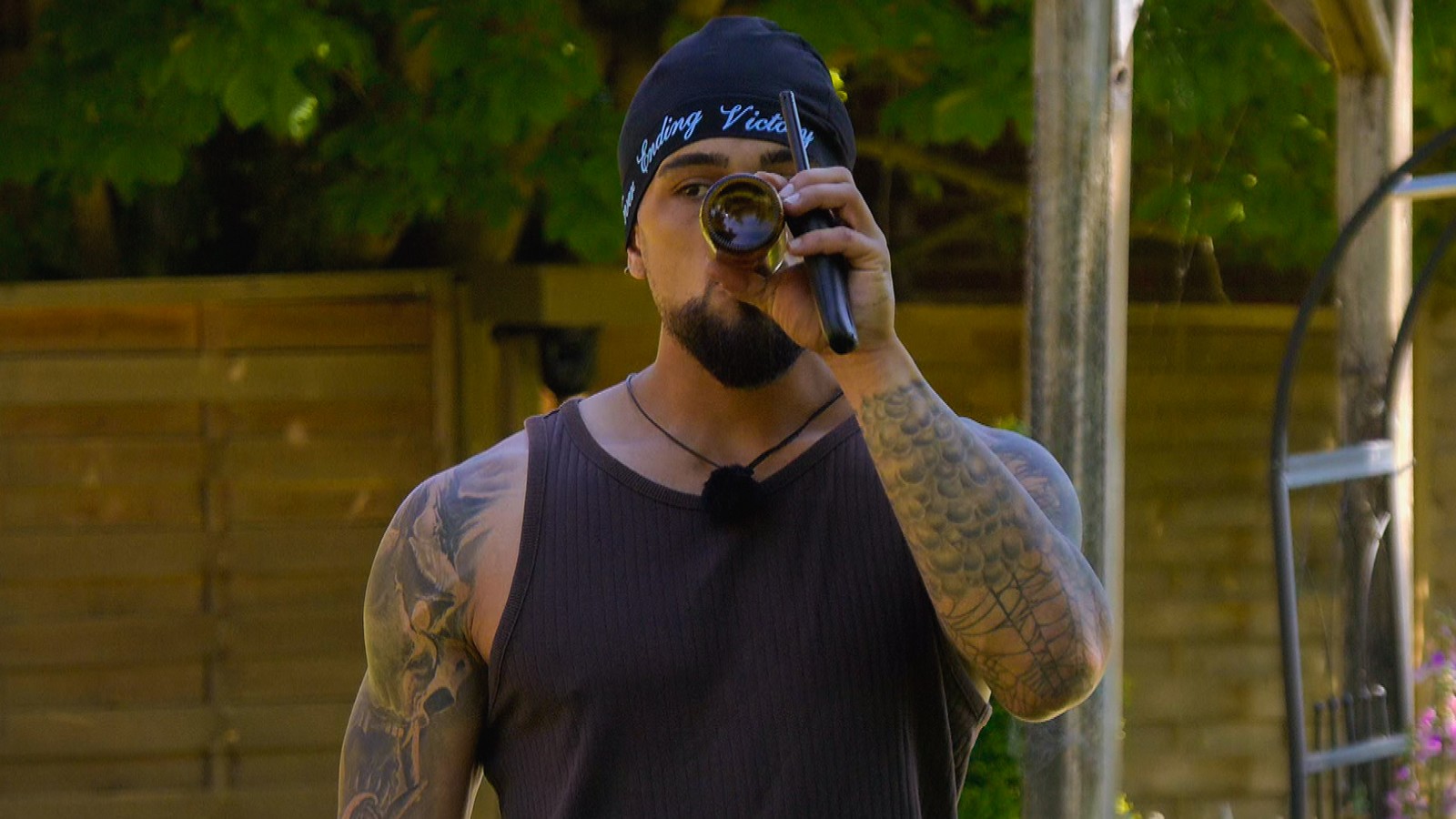 „Halt deine Fresse, du Opfer!“: Alkohol-Eklat im „Sommerhaus der Stars“ 61 Alexander Molz im "Sommerhaus der Stars" 2026