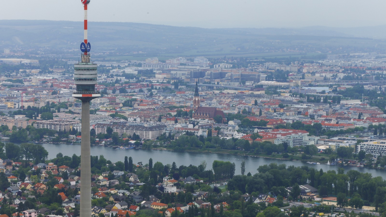 Die 20 schönsten Sehenswürdigkeiten in Wien – diese Orte muss man gesehen haben 89 Donauturm in Wien