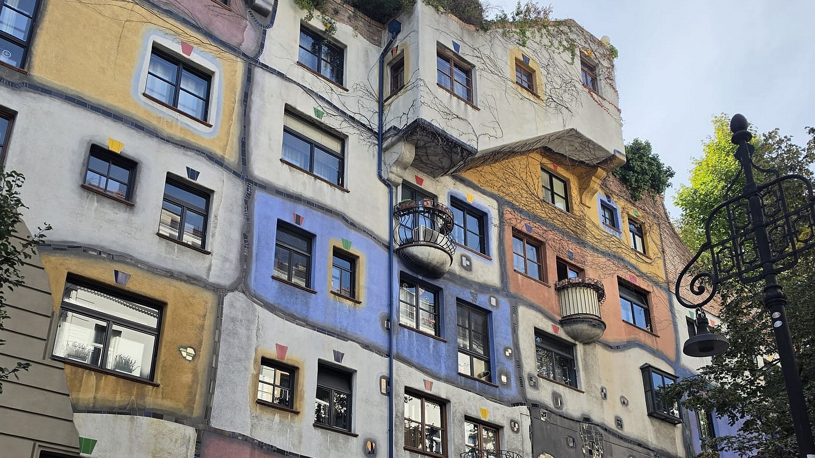 Die 20 schönsten Sehenswürdigkeiten in Wien – diese Orte muss man gesehen haben 79 Hundertwasserhaus in Wien