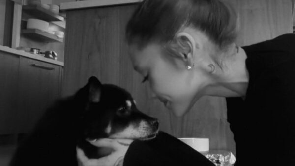 "Werde dich jeden Tag vermissen": Ariana Grande trauert um ihre verstorbene Hündin Coco 21 Ariana Grande