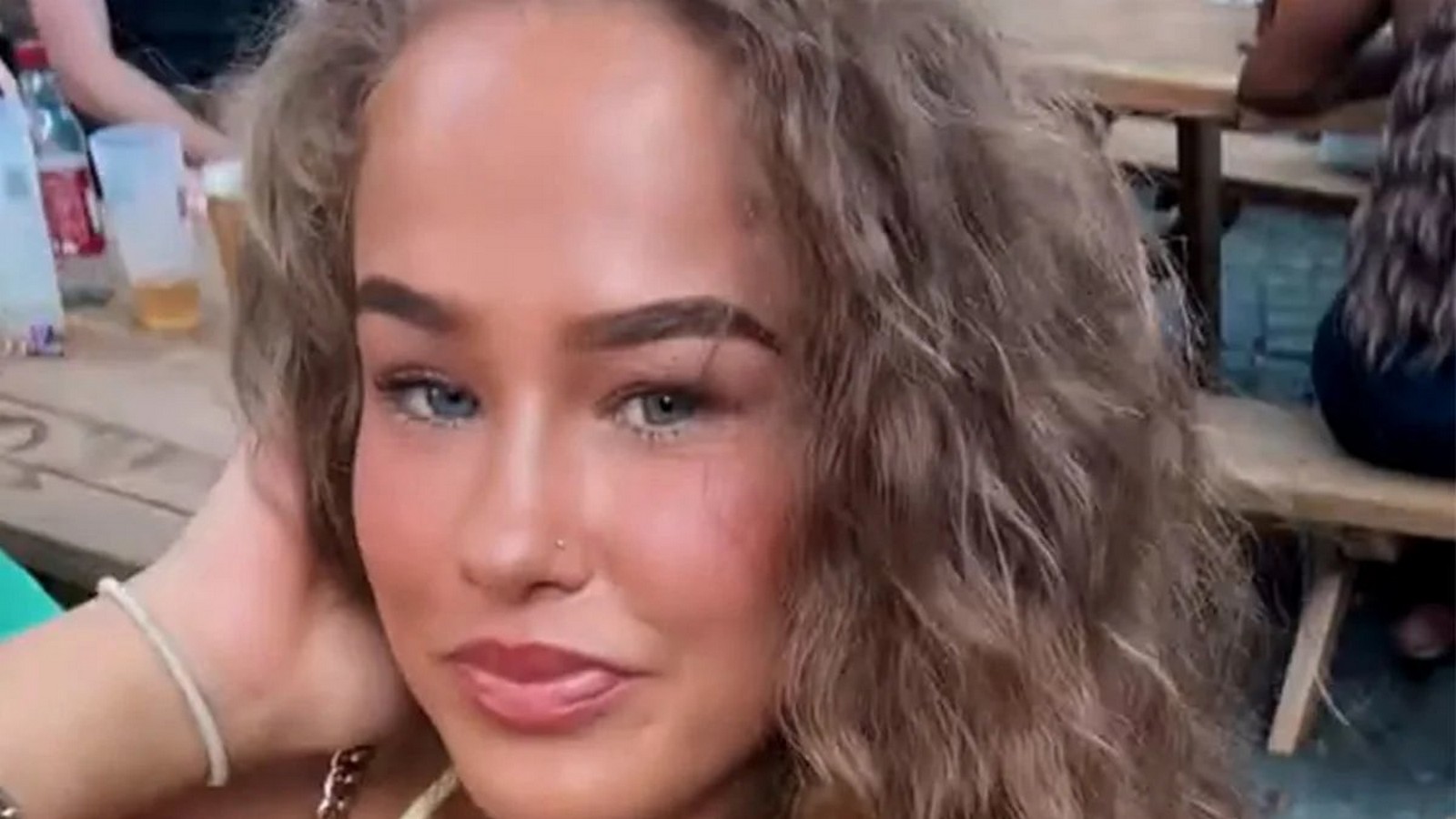 Mutter macht sich riesige Sorgen: Influencerin Brooke George droht Todesstrafe in Dubai 63 Brooke George