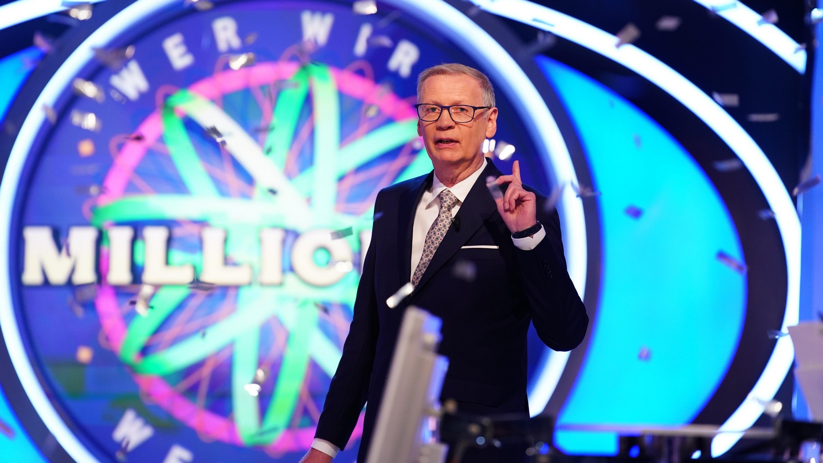 "Dieses versiffte Ding": Günther Jauch verschenkt bei "Wer wird Millionär?" seinen Klo-Kaktus 72 Günther Jauch bei "Wer wird Millionär?"