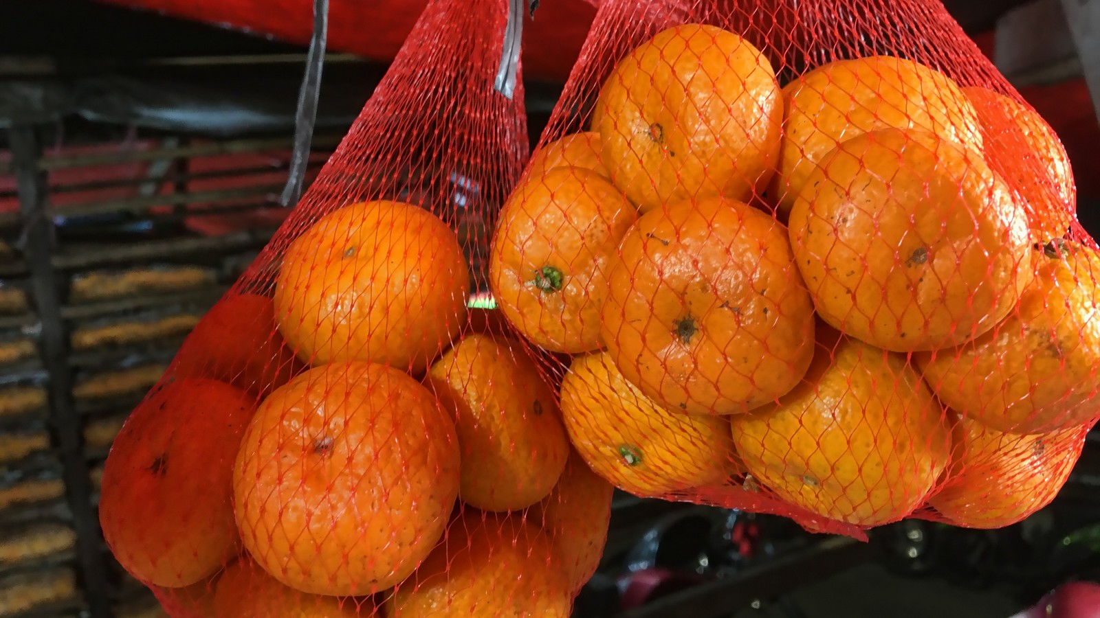 Darum liegen Mandarinen im Supermarkt fast immer in roten Netzen 72 Mandarinen