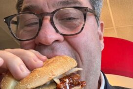 McRib-Aus bei McDonald's: Markus Söder beschwert sich persönlich beim Fast-Food-Riesen 62 McRib-Aus bei McDonald’s: Markus Söder beschwert sich persönlich beim Fast-Food-Riesen
