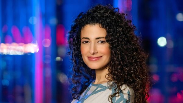 Marwa Eldessouky kaum wiederzuerkennen: ARD-Moderatorin überrascht mit völlig neuem Look 21 Marwa Eldessouky