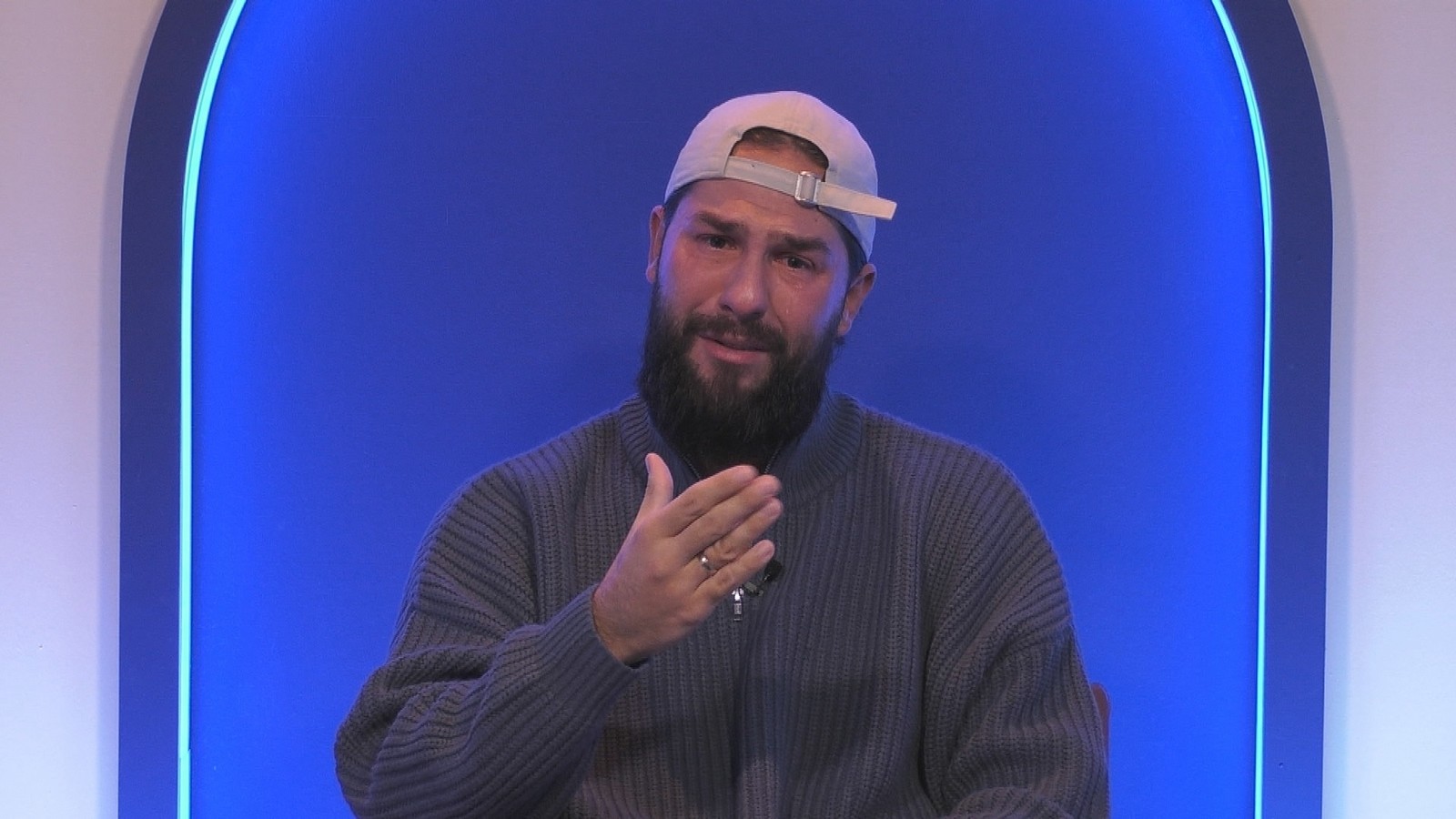 „Meine Mutter hat COPD“: Maurice Dziwak bricht bei „Promi Big Brother“ in Tränen aus 61 Maurice Dziwak bei "Promi Big Brother" 2026