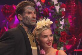 "Stiller Hilferuf": Fans sorgen sich nach "Promi Big Brother"-Hochzeit um Nikola Grey - jetzt soll Sat.1 eingreifen 63 „Stiller Hilferuf“: Fans sorgen sich nach „Promi Big Brother“-Hochzeit um Nikola Grey – jetzt soll Sat.1 eingreifen
