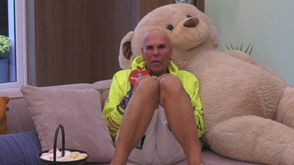 "Promi Big Brother" 2026: Redo sorgt mit Sex-Spruch für Eklat - Nadja Benaissa geht auf die Barrikaden 26 Redo bei "Promi Big Brother" 2026