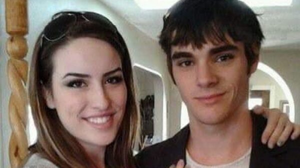 "Für immer": Ex-Freundin von RJ Mitte verabschiedet sich mit emotionalen Worten 23 RJ Mitte