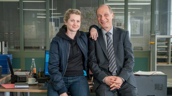 "Das brauchte ich": "Tatort"-Star Cornelia Gröschel zeigt sich mit neuem Look 21 Cornelia Gröschel und Martin Brambach im "Tatort"