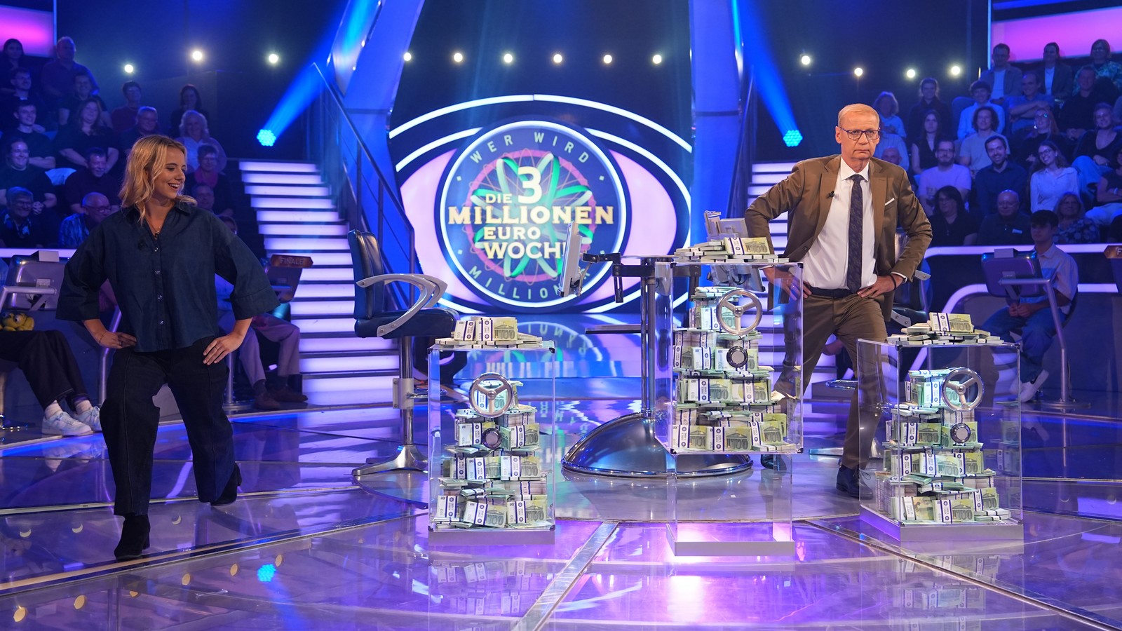 "Wer wird Millionär?": Dehnübungen im Studio - Kandidatin Antonia-Sophie Roggendorf bringt Günther Jauch an seine Grenzen 61 Antonia-Sophie Roggenorf bei "Wer wird Millionär?"