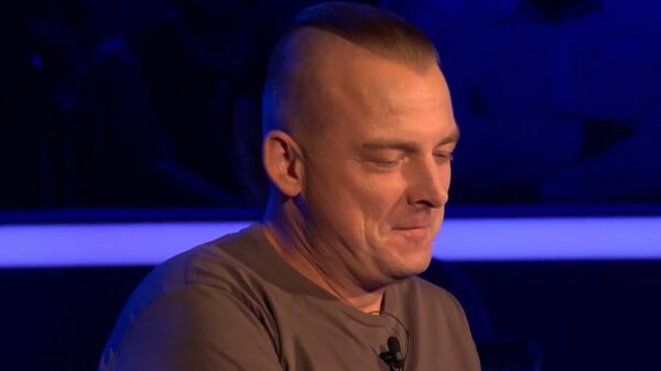 „Wer wird Millionär?“: Kandidat Claas Derkowski zeigt Kakerlaken-Tattoo – Günther Jauch reagiert mit „Ihh!“ 26 Claas Derkowski bei "Wer wird Millionär?"